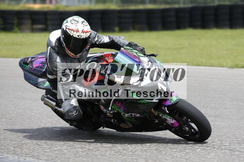 /Archiv-2024/29 12.06.2024 MOTO.CH Track Day ADR/Gruppe blau/114